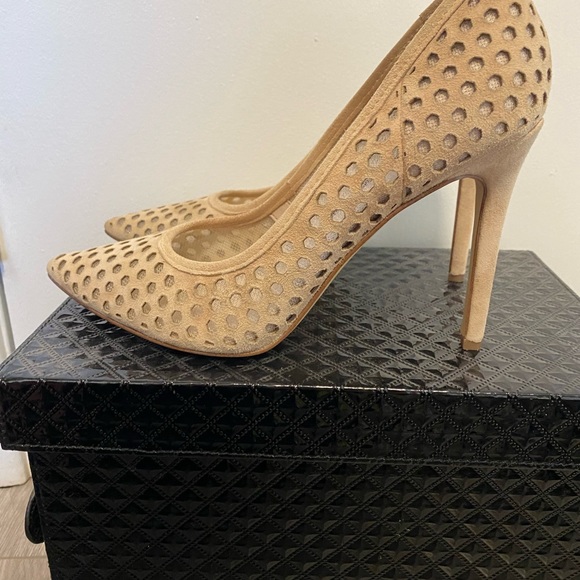 Lovely beige suede heels - Picture 4 of 7